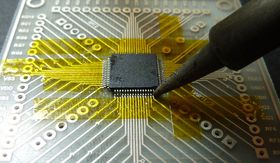 smd soldering،مراحل نصب تراشه بر روی مادربرد در فناوری لحیم کاری7